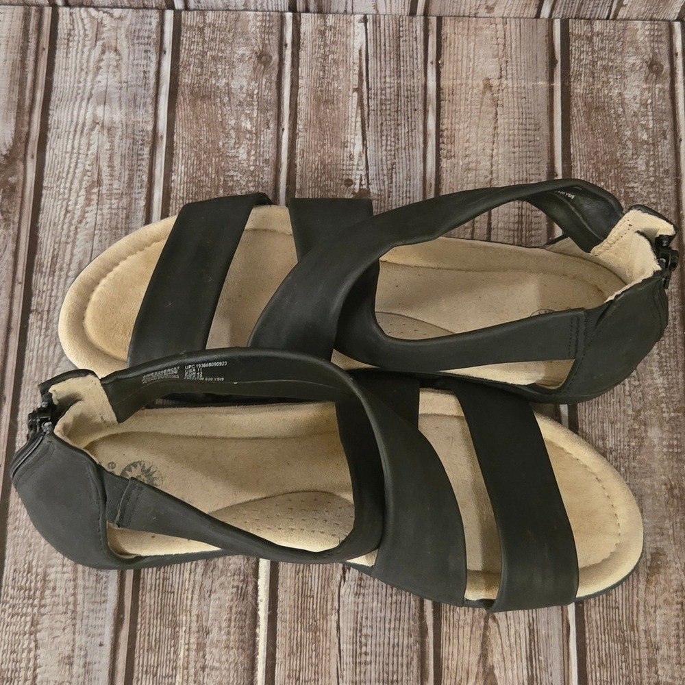 Sz 11 Womens Earth Spirit Black Vegan Leather Crisscross Strap Back Zip Sandals - Picture 7 of 10